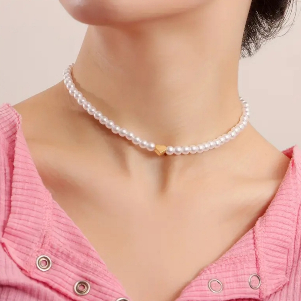 NEW Nasty Gal Coquette Style White Faux Pearls Choker Necklace w/ Heart